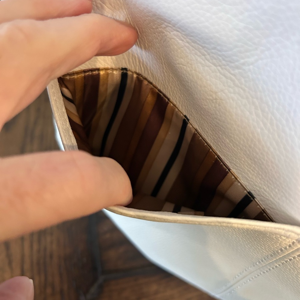 Tignatello white pebbled leather tote bag - Picture 7 of 16